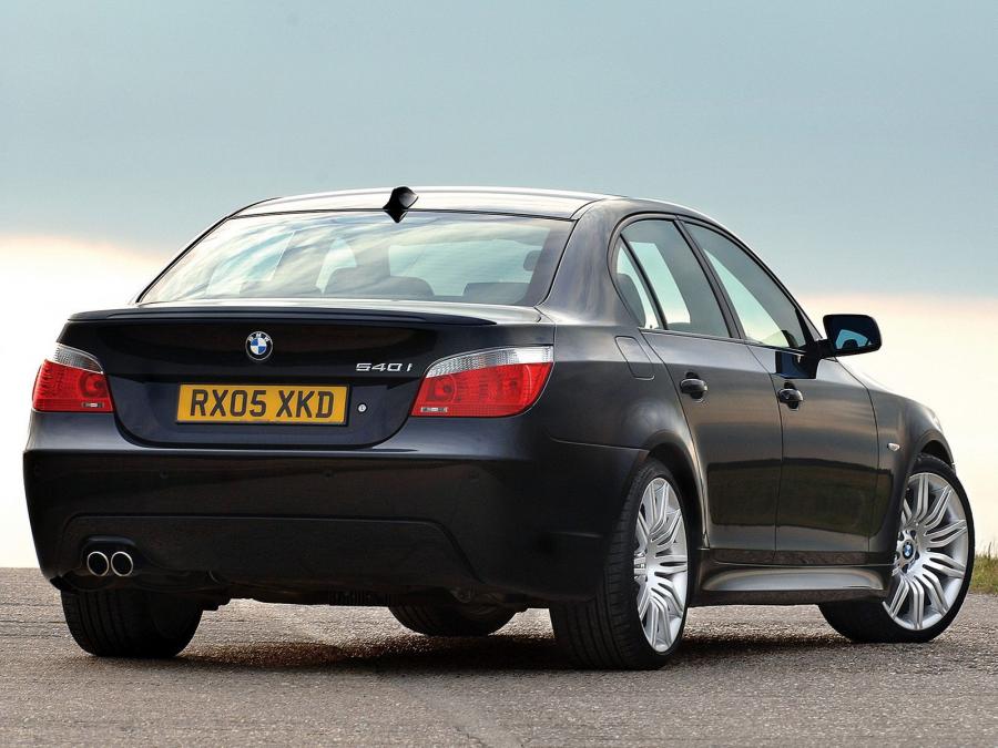  BMW 540i Sedan M Sport Package 2005 года  (UK) (фото 2 из 3)